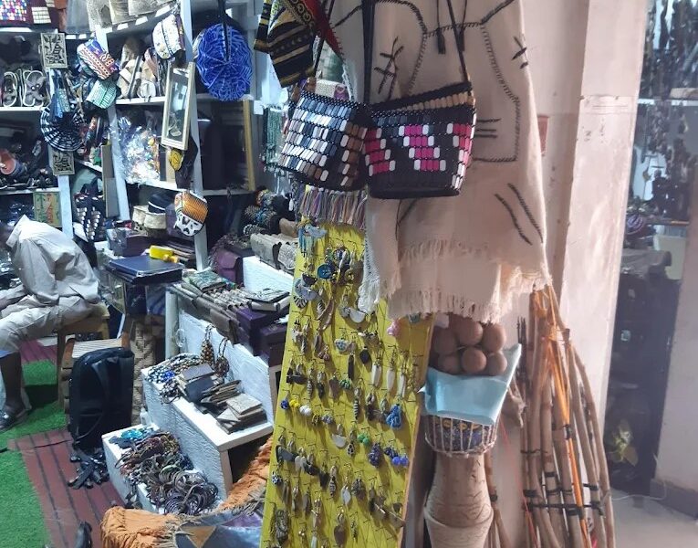 AVANY SHOP, Objets D'arts Africains, Tenues Traditionnelles Africaines Et Accessoires